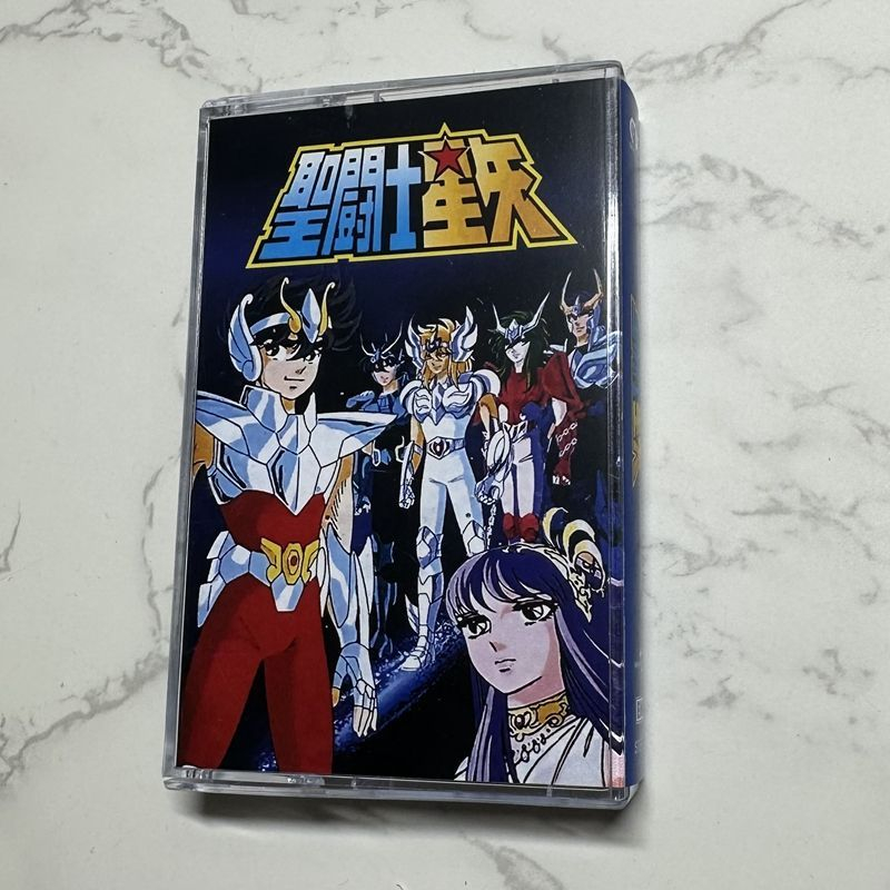 Cosplay Props - อะนิเมะฮิโรโนบุ คาเกยะมะเทปเพลงเซนต์เซย่าอัลบั้มเทปคาสเซ็ตคอสเพลย์เพลงบันทึกเสียงวอล์คแมนเครื่องบันทึกเสียงในรถยนต์กล่องเพลงประกอบของเล่น